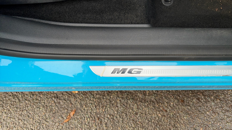 MG HS 1.5 T-GDI PHEV Trophy 5dr Auto Hatchback